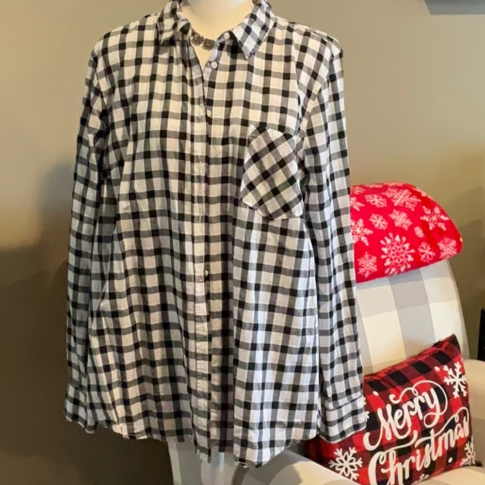 Merona Long Sleeve Button Down Shirt.